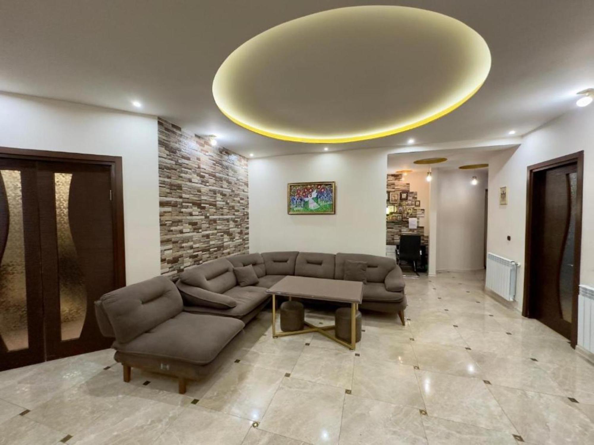 Grand Home Batumi Værelse billede